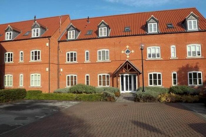 2 Bedroom Flat To Rent In Long Acre, Nottingham NG13