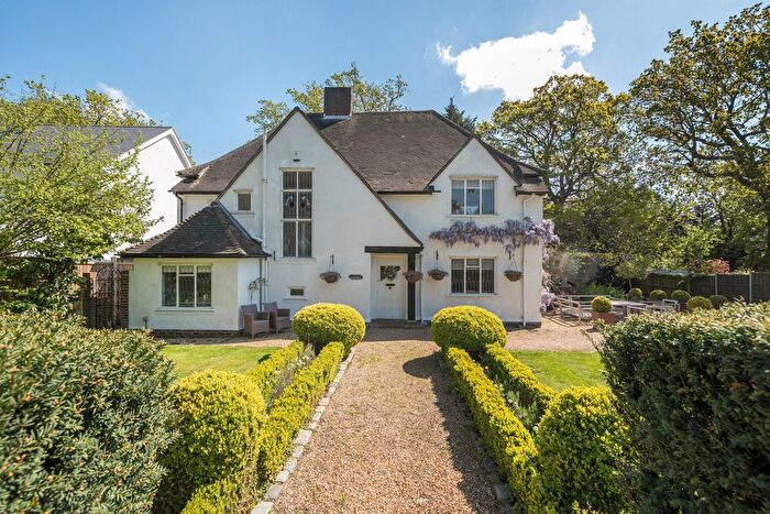 4 Bedroom Detached House For Sale In Oakwood Close, Chislehurst, BR7