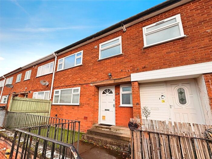 3 Bedroom Flat To Rent In Lane Green Shopping Parade, Duck Lane, Codsall, Wolverhampton, WV8