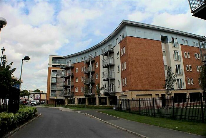 2 Bedroom Flat To Rent In Brindley House, Elmira Way, Salford, M5