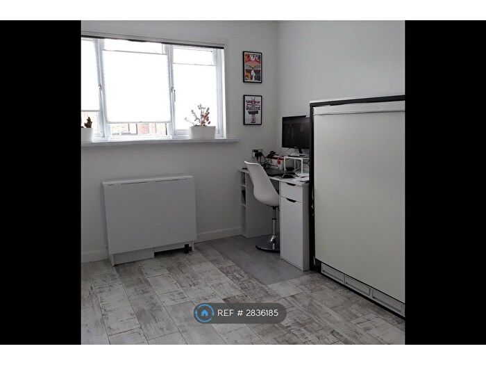 Studio To Rent In Brackyn Road, Cambridge, CB1