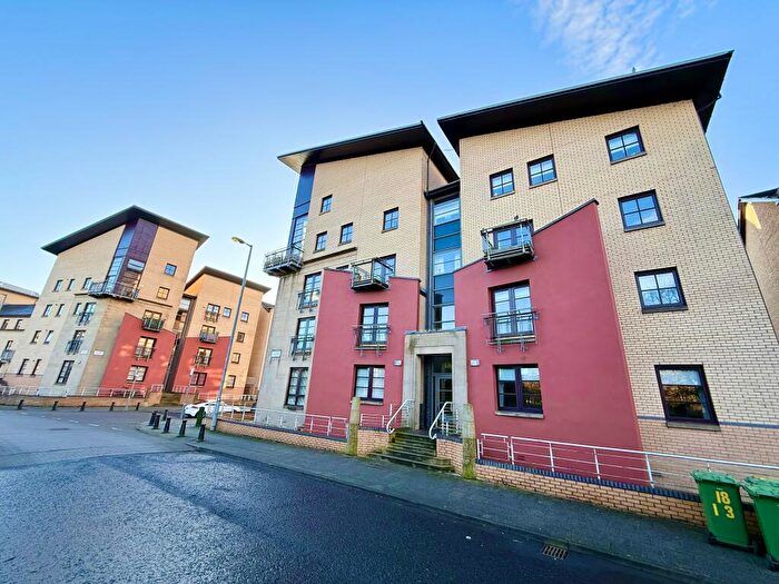 2 Bedroom Flat To Rent In Southside Crescent, New Gorbals, G5