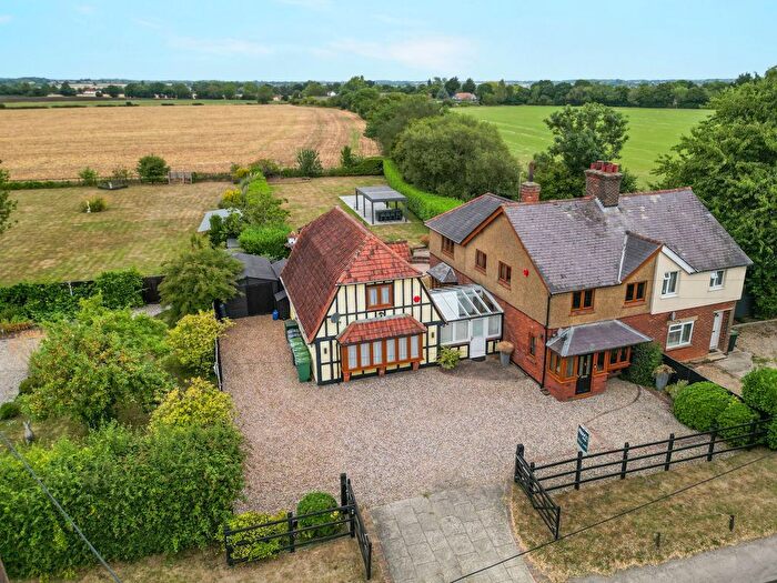 4 Bedroom Semi-Detached House For Sale In Chelmsford Road, Barnston, Dunmow, CM6