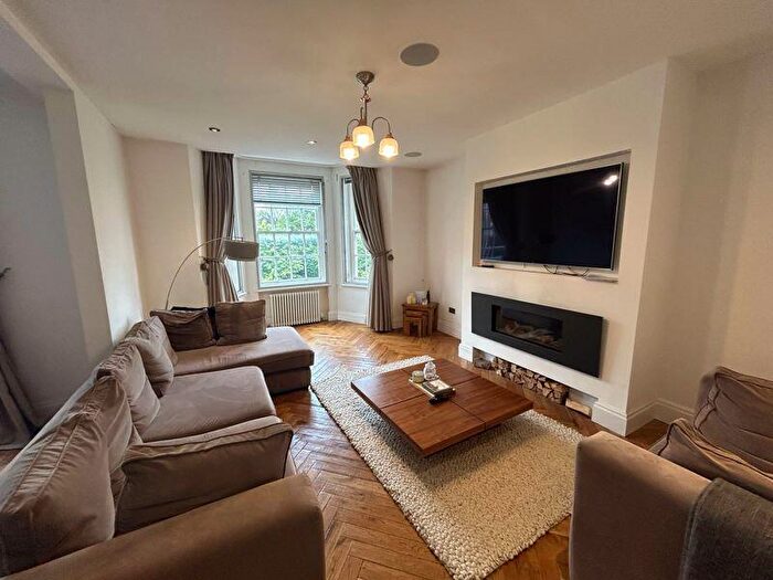 3 Bedroom Apartment To Rent In Hagley Road, Birmingham, B16