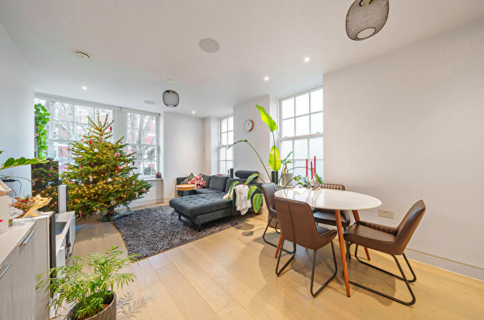 2 Bedroom Apartment To Rent In Heath Drive, London, NW3