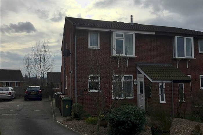 1 Bedroom Flat To Rent In Hazel Court, Silcoates Park, Wakefield WF2