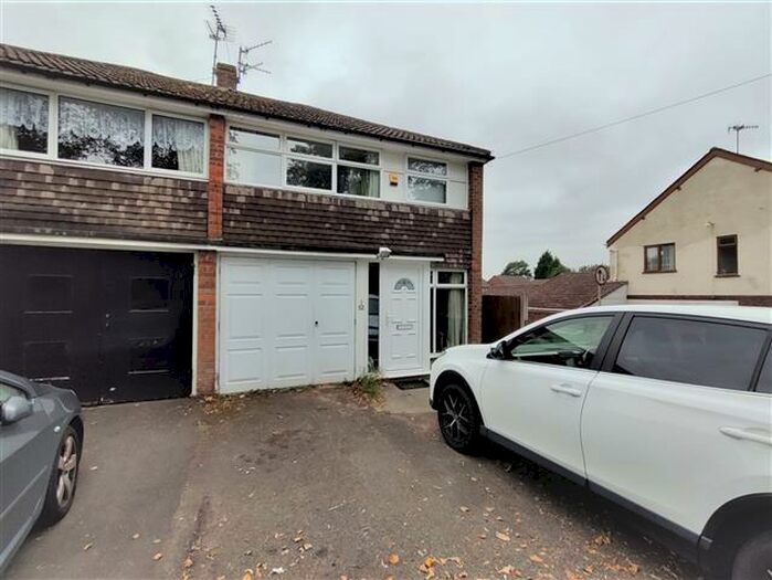 3 Bedroom House To Rent In Cemetery Road, Stourbridge, DY9