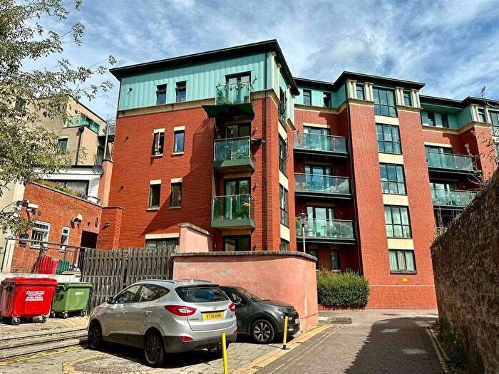2 Bedroom Flat For Sale In Bridge Street, Hereford, HR4