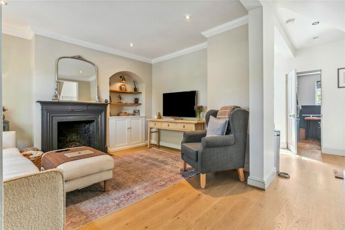 3 Bedroom Property To Rent In Putney Park Lane, Putney, SW15