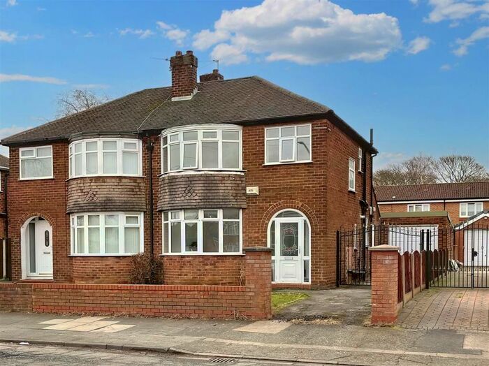 3 Bedroom Semi-Detached House To Rent In Manor Avenue, Sale, M33