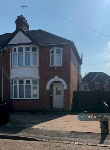 3 Bedroom Semi-Detached House To Rent In Hart Close, Rugby, CV21
