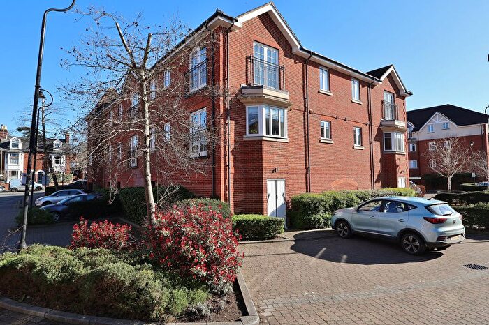 2 Bedroom Flat For Sale In Peppermint Road, Hitchin, SG5