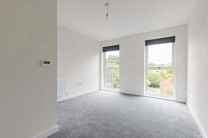 1 Bedroom Flat To Rent In Borders Lane, Loughton, IG10