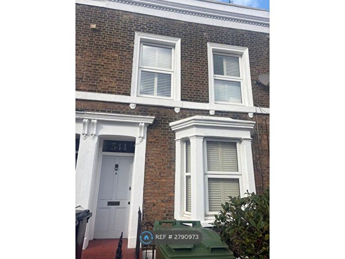 2 Bedroom Maisonette To Rent In Wandsworth Road, London, SW8