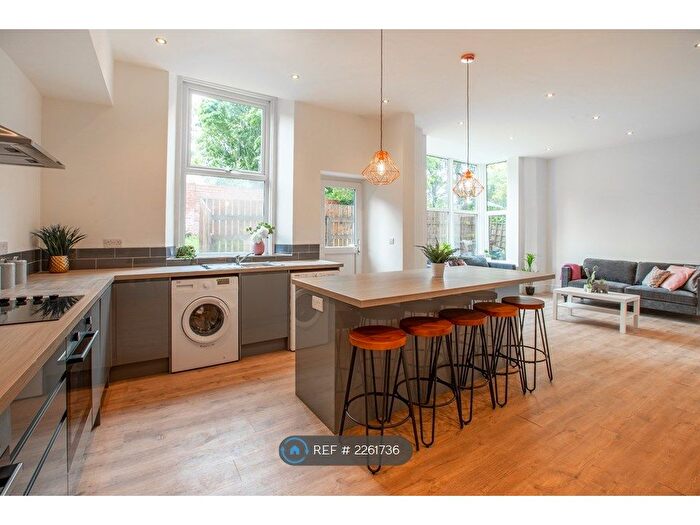 8 Bedroom Semi-Detached House To Rent In Elmore Road, Sheffield, S10