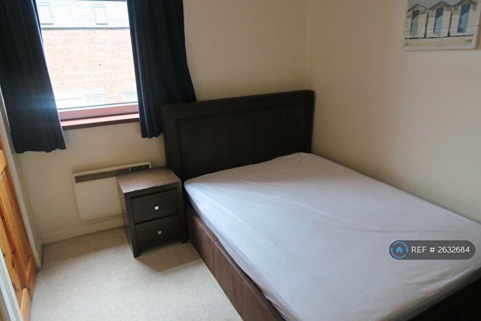 2 Bedroom Flat To Rent In Bon Accord Terrace, Aberdeen, AB11