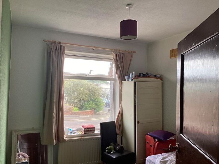 3 Bedroom Flat To Rent In Benfield Road, Newcastle Upon Tyne, NE6
