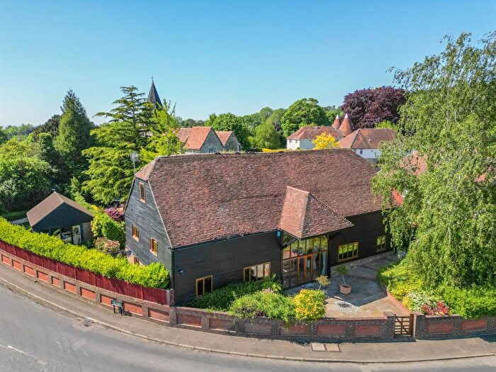 4 Bedroom Barn Conversion For Sale In The Street, Detling, Maidstone, ME14