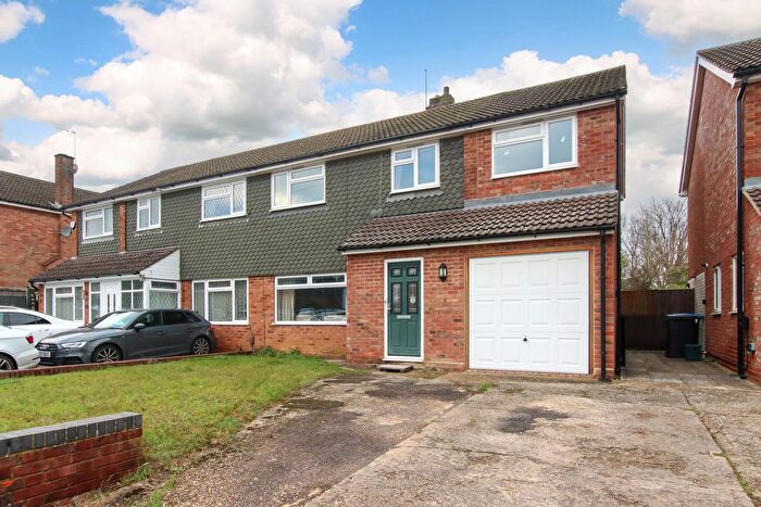 4 Bedroom Semi-Detached House For Sale In Tile Kiln Lane, Hemel Hempstead, HP3