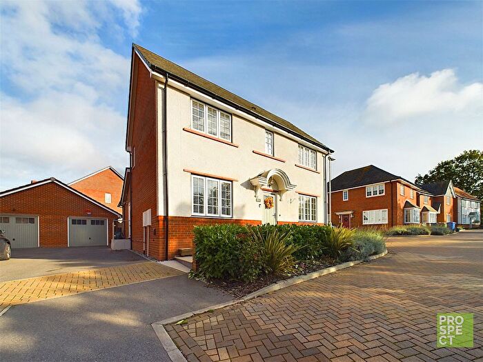 4 Bedroom Detached House To Rent In Porthcawl Drive, Binfield, Bracknell, Berkshire, RG42