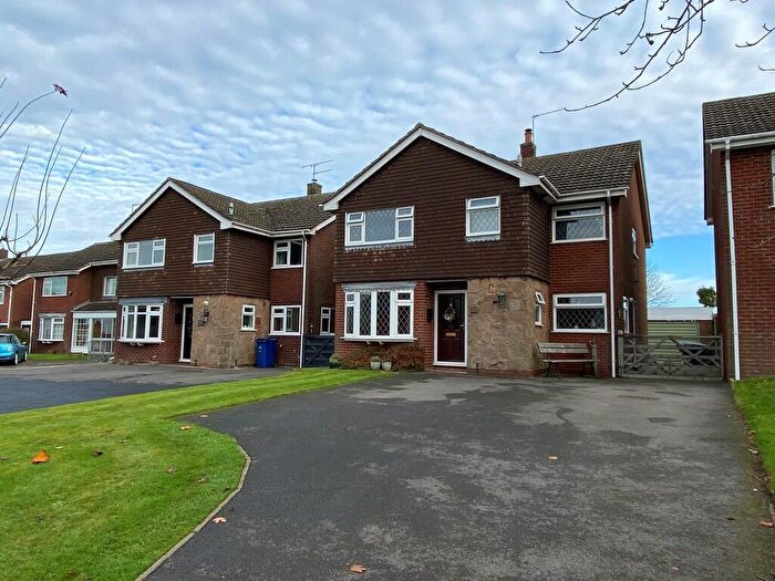 4 Bedroom Detached House For Sale In Leigh Lane, Bramshall, ST14