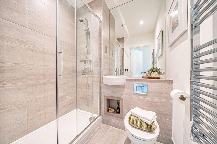 2 Bedroom Flat For Sale In Hadlow Road, Sidcup, DA14
