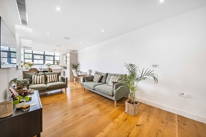 1 Bedroom Flat For Sale In Linen House, Chiswick, W4
