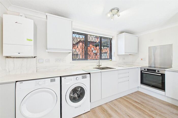1 Bedroom Apartment To Rent In Lych Gate Close, Sandhurst, Berkshire, GU47