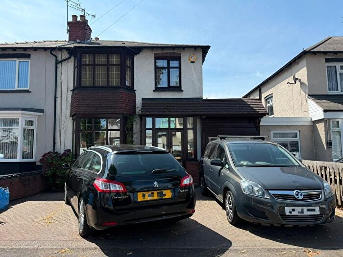 3 Bedroom Semi Detached House For Sale In Hall Green Road, West Bromwich, B71