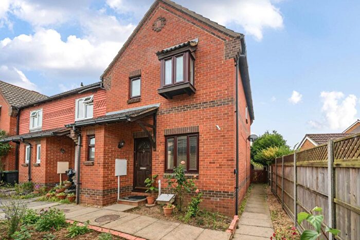 3 Bedroom End Of Terrace House For Sale In Torre Abbey, Bedford, MK41