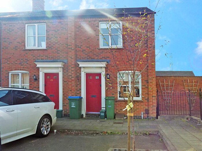 2 Bedroom Terraced House To Rent In Kingsgate, Aylesbury, Buckinghamshire, HP19
