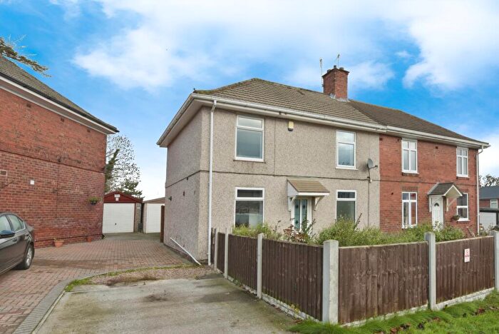 3 Bedroom Semi Detached House For Sale In Gloucester Road, Chesterfield, Derbyshire, S41