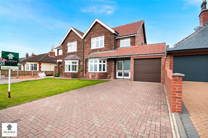 3 Bedroom Semi Detached House For Sale In St Martins Avenue, Bawtry, Doncaster, South Yorkshire, DN10