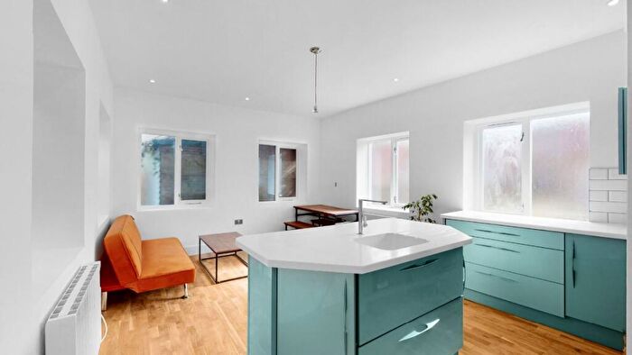 3 Bedroom Flat To Rent In Mora Road, London, NW2