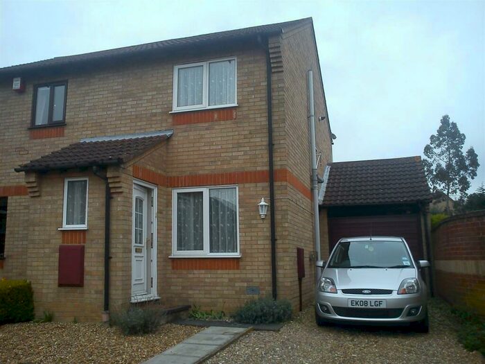 2 Bedroom Semi-Detached House To Rent In Dersley Court, Norwich, NR5