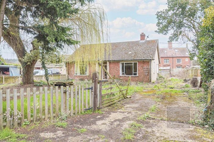 2 Bedroom Detached Bungalow For Sale In The Street, Ringland, NR8