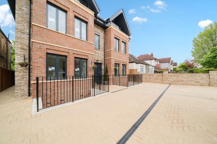 2 Bedroom Flat To Rent In Rosemont Road, London, W3