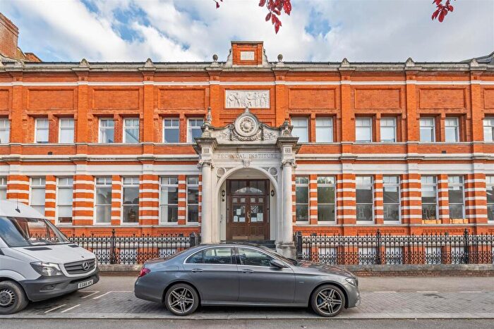 1 Bedroom Flat To Rent In Adelaide Road, Leyton, E10