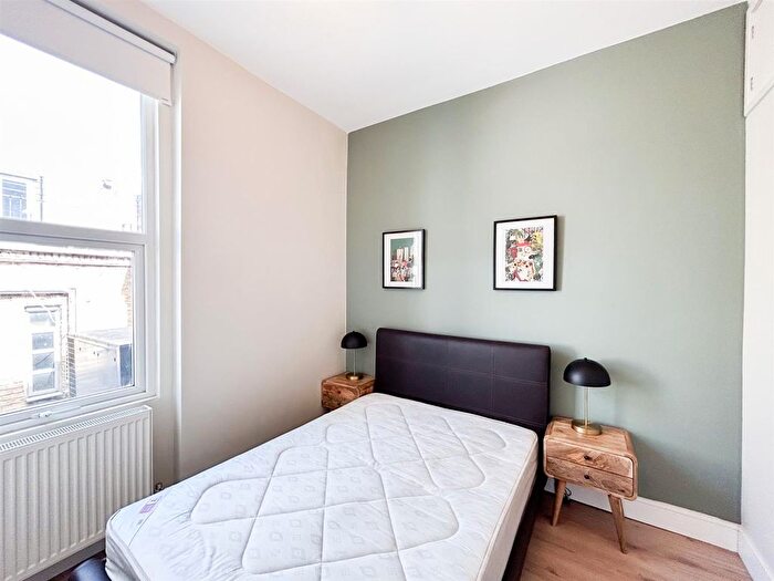 1 Bedroom Flat To Rent In Camden High Street, London, NW1