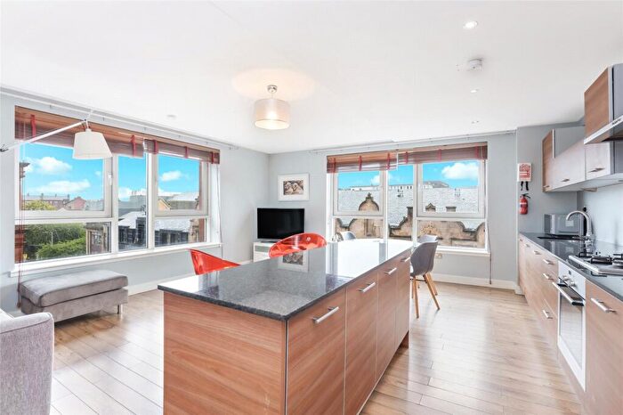 2 Bedroom Flat For Sale In Ingram Street, Glasgow, Glasgow City, G1