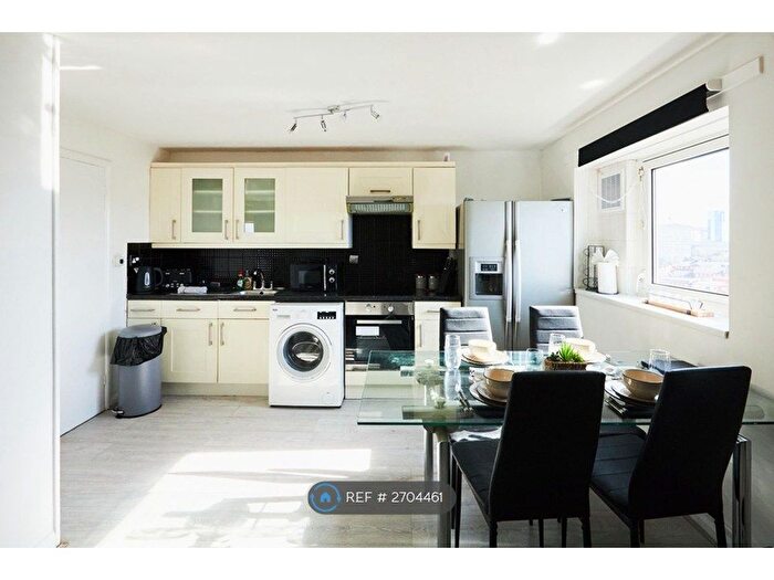 3 Bedroom Flat To Rent In Acorn Grove, Birmingham, B1