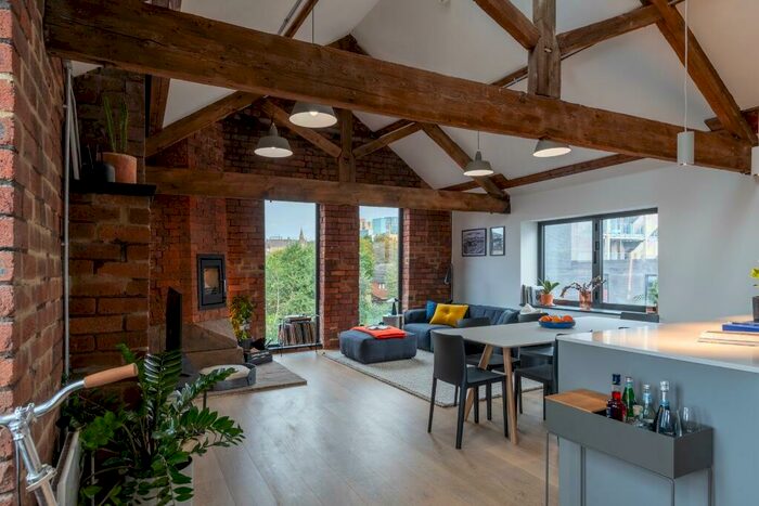 3 Bedroom Apartment To Rent In Milton Street, Sheffield, S3