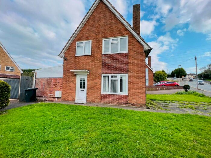 3 Bedroom Detached House To Rent In Bushey Fields Road, Dudley, DY1