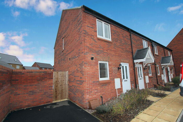2 Bedroom End Of Terrace House To Rent In Nickling Road, Banbury, Oxon, OX16