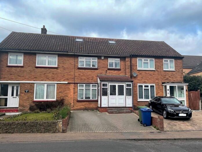 5 Bedroom Property To Rent In London Road, Grays RM20