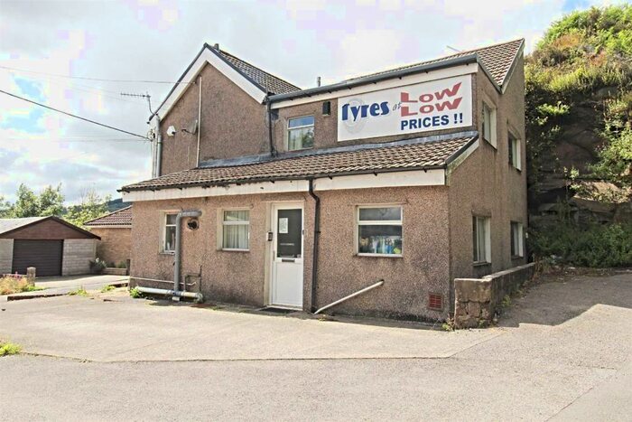 2 Bedroom Flat To Rent In Merthyr Road, Pontypridd, CF37