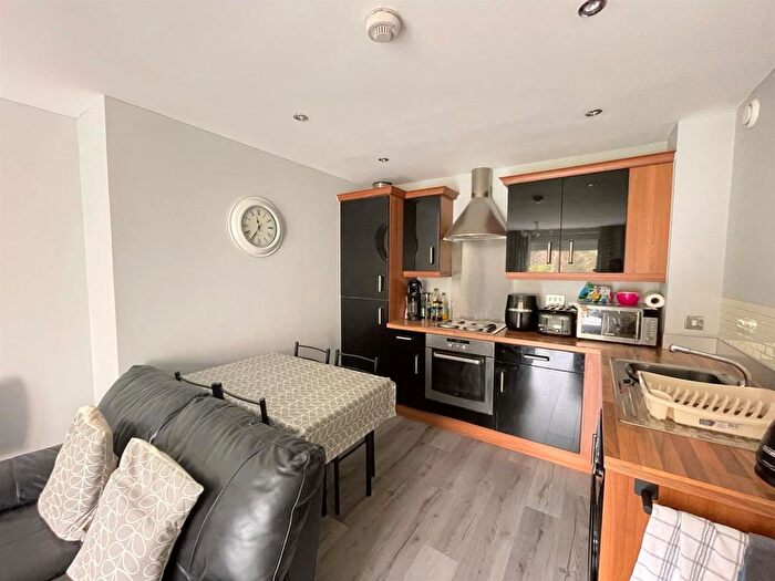 1 Bedroom Flat To Rent In Royal Sovereign Apartments, Swansea, SA1