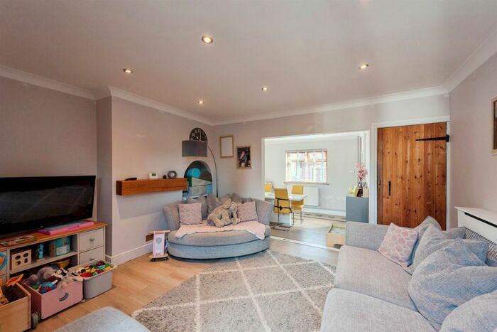 3 Bedroom Terraced House For Sale In Cardinalls Road, Stowmarket, IP14