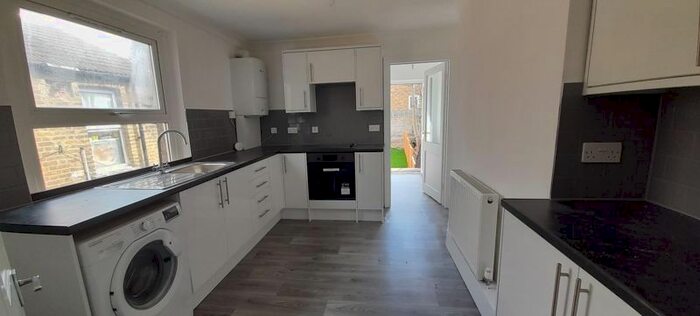 2 Bedroom Maisonette To Rent In Ecclesbourne Road, Thornton Heath, CR7