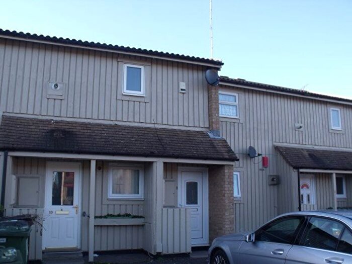 2 Bedroom Flat To Rent In Hinchcliffe, Orton Goldhay, Peterborough, PE2
